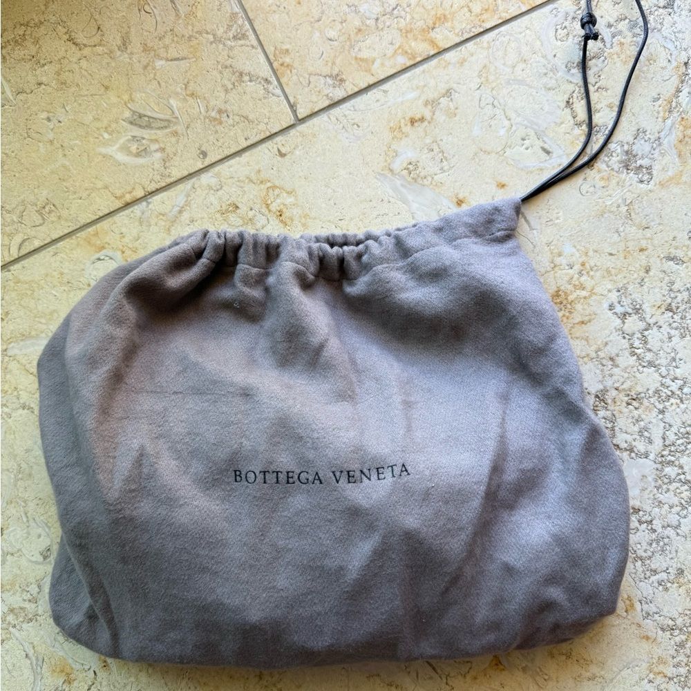 Bottega Veneta The Pouch Mini Leather Crossbody, Black - Picture 7 of 7